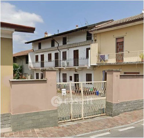 Casa indipendente in residenziale in Viale Dante Alighieri 28