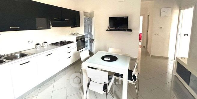 Appartamento in residenziale in Via Dr. la Terza
