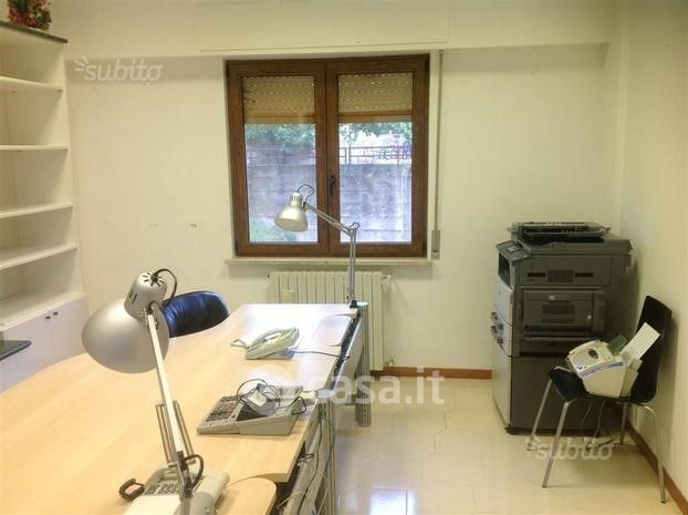 Ufficio in commerciale in Via ANZIO 27 C