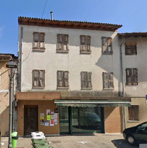 Rustico/casale in residenziale in Via Battaglione Gemona 53