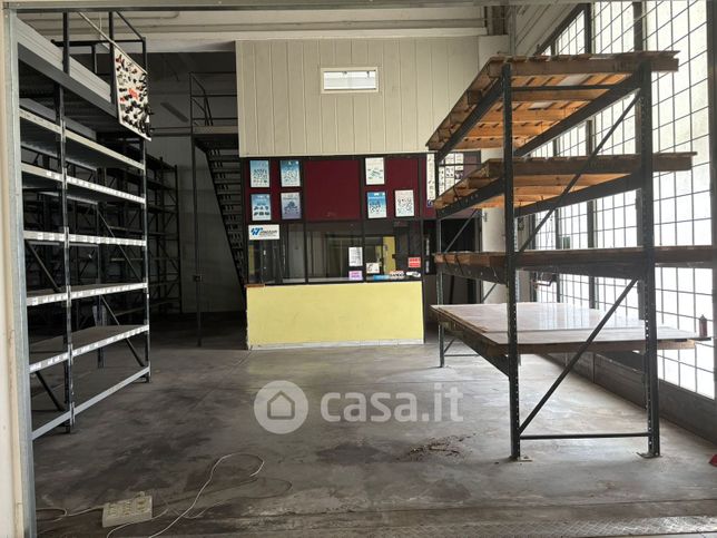 Capannone in commerciale in Viale Europa