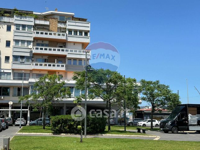 Garage/posto auto in residenziale in Viale Artale Alagona 25