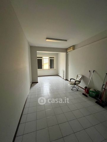 Ufficio in commerciale in 