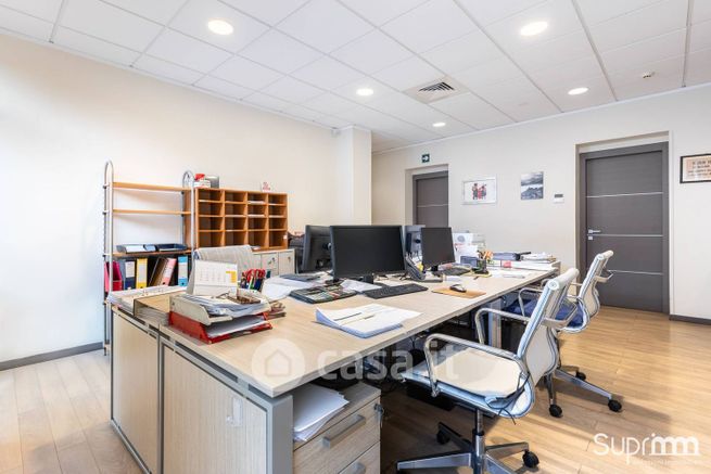Ufficio in commerciale in Via Cristalliera 23