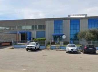 Capannone in commerciale in Via G. Mameli 4