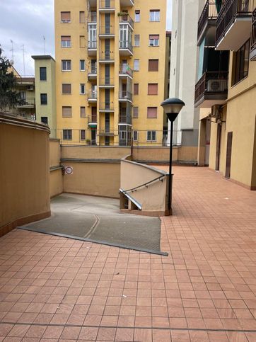 Box/posto auto in residenziale in Via Eugenio Curiel 54