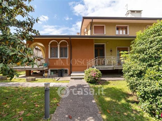 Villa in residenziale in Via Giuseppe Mazzini