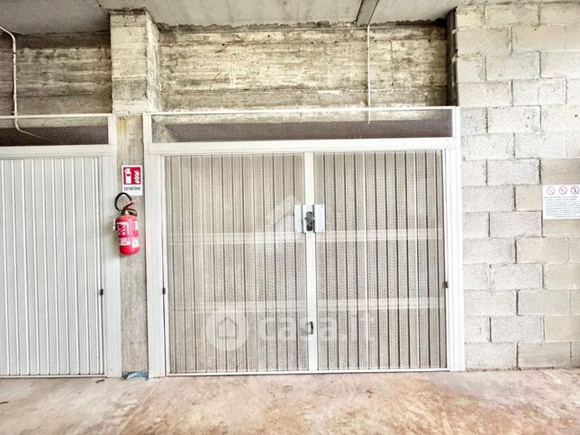 Box/posto auto in residenziale in Via Guido Ascoli 78