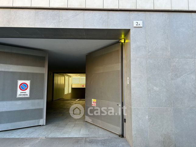 Garage/posto auto in residenziale in Via Privata dei Crollalanza 2 -A