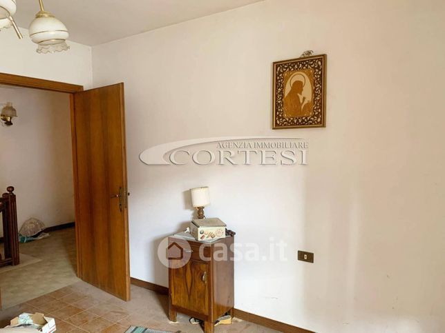 Casa indipendente in residenziale in 