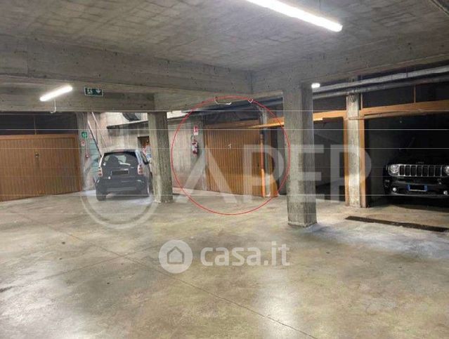 Box/posto auto in residenziale in Via Trieste 49