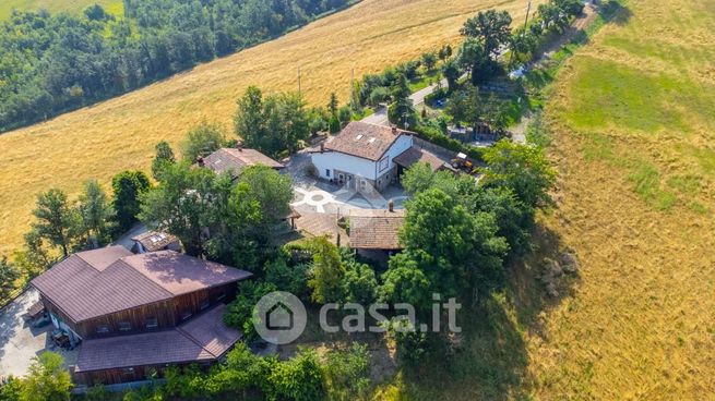 Villa in residenziale in Via Giardini Nord