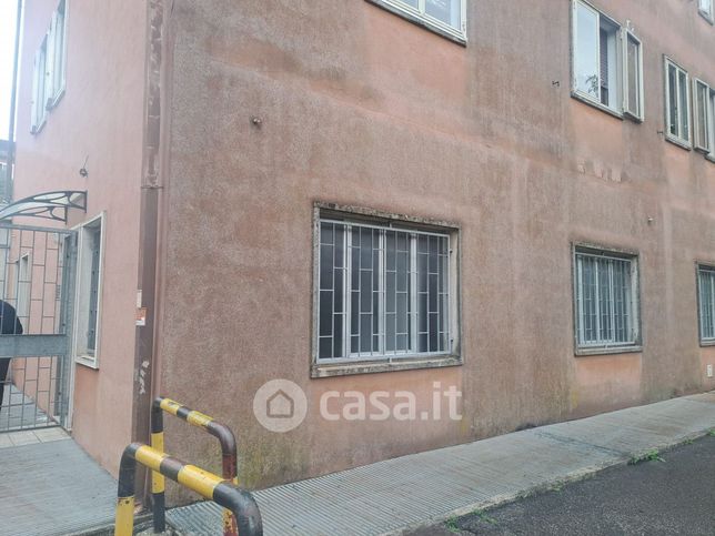 Ufficio in commerciale in Via Passau