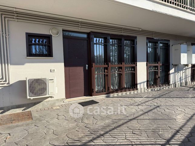 Ufficio in commerciale in Via Filippo Turati 25