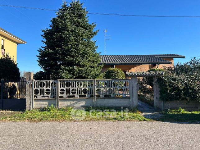 Villa in residenziale in Via Benaco
