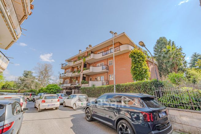 Appartamento in residenziale in Via Emilio Repossi