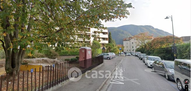 Box/posto auto in residenziale in Via Weggenstein