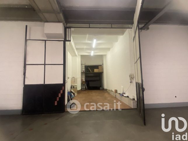 Box/posto auto in residenziale in Via Giacomo Leopardi