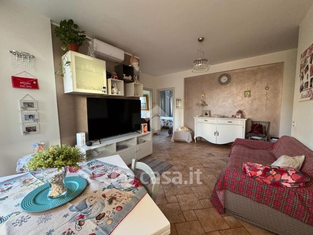 Appartamento in residenziale in Via Francesco Petrarca 21