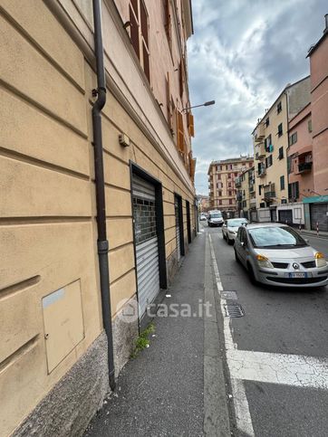 Attivitã /licenza (con o senza mura) in commerciale in Via degli Storace