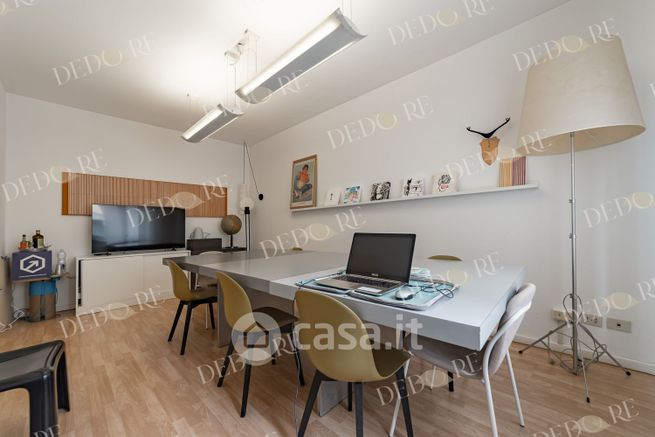 Ufficio in commerciale in Via Tortona 16