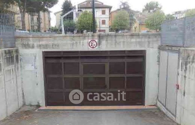 Garage/posto auto in residenziale in Via A. De Gasperi