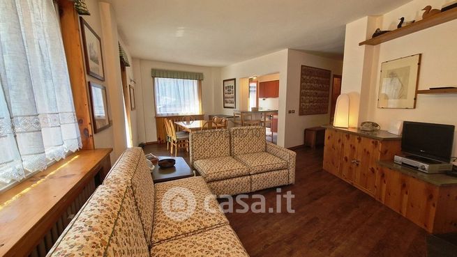 Appartamento in residenziale in Via Rue F. Magni 1