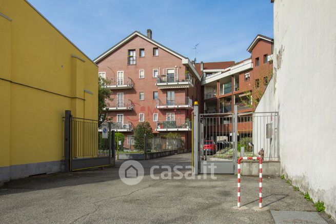 Garage/posto auto in residenziale in Via Pietro di Pietramellara 12