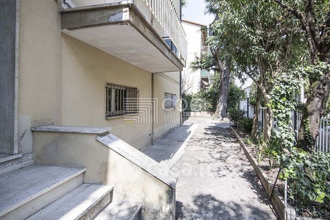 Appartamento in residenziale in Via A. Resta 9