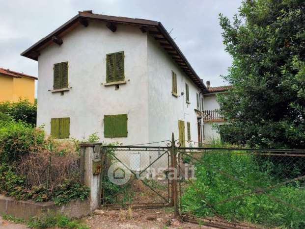 Casa indipendente in residenziale in Via Partigiani d'Italia