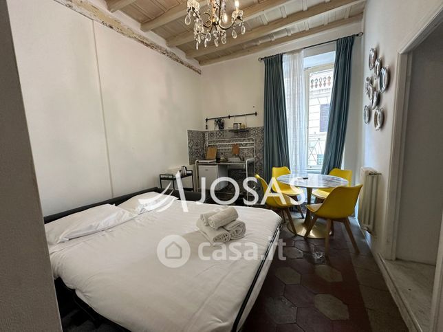 Attivitã /licenza (con o senza mura) in commerciale in Via di S. Elena