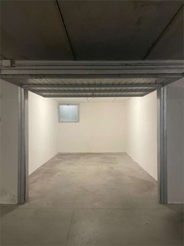 Box/posto auto in residenziale in Viale del Cansiglio