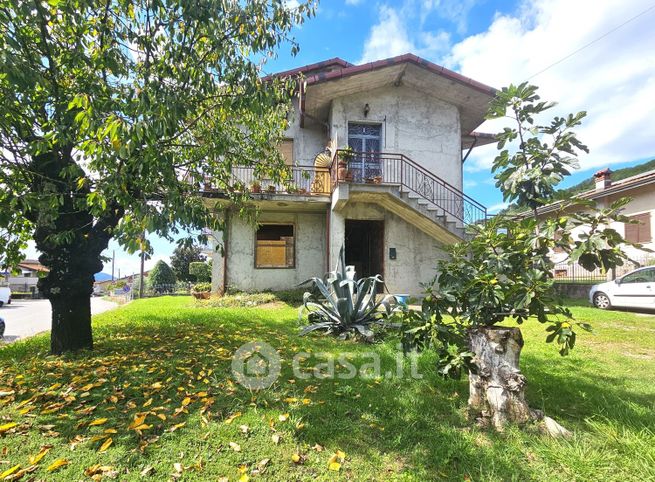 Casa bi/trifamiliare in residenziale in Via Fienile di Sopra 7