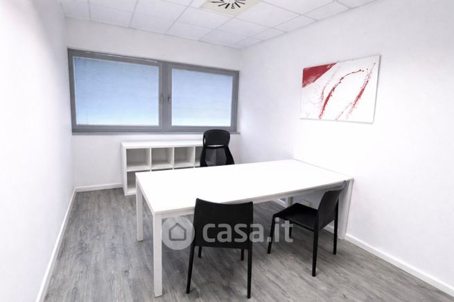 Ufficio in commerciale in 