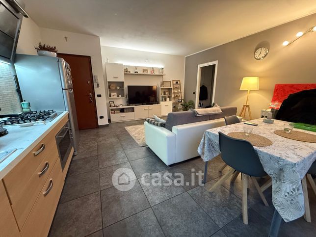 Appartamento in residenziale in Via Luigi Cadorna 17