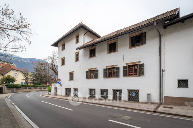 Ufficio in commerciale in Via Beato Arrigo