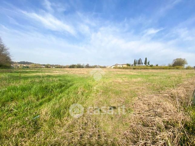 Terreno agricolo in commerciale in 