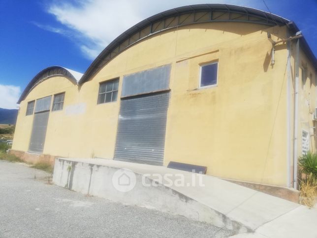 Capannone in commerciale in Via San Maria di Settimo 203