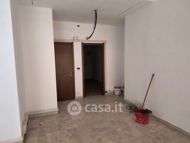 Ufficio in commerciale in Via dei Guasco