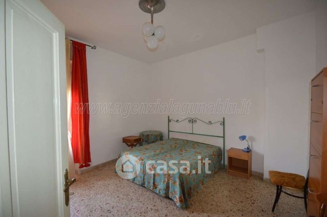 Appartamento in residenziale in Via Pier Santi Mattarella