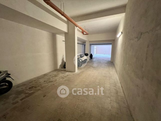 Garage/posto auto in residenziale in Vicolo Caracausi 12