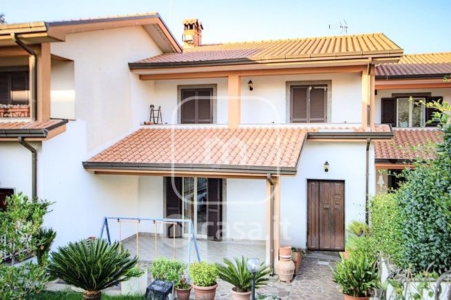 Villa in residenziale in Viale Aldo Moro