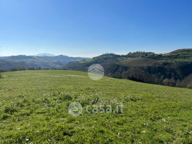 Terreno agricolo in commerciale in Strada San Giacomo