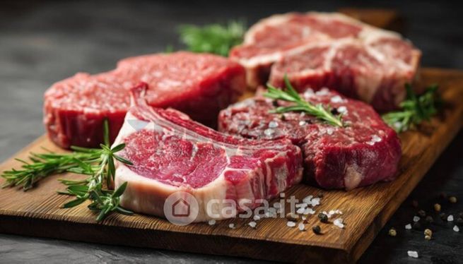 Attivitã /licenza (con o senza mura) in commerciale in 