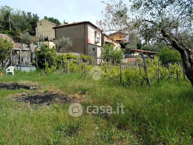 Terreno edificabile in residenziale in Via Fontanesi