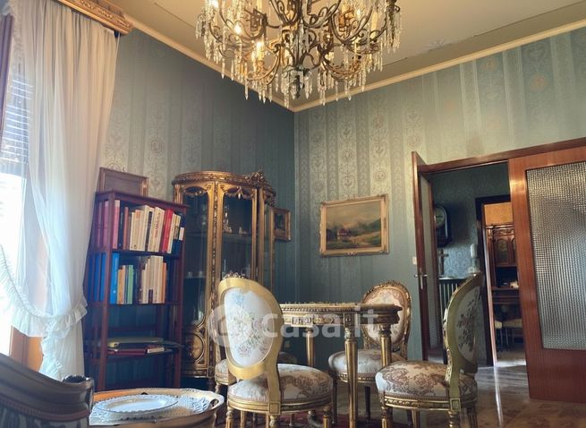 Villa in residenziale in 