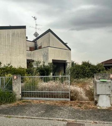 Casa bi/trifamiliare in residenziale in Via Tomaso Solci 8