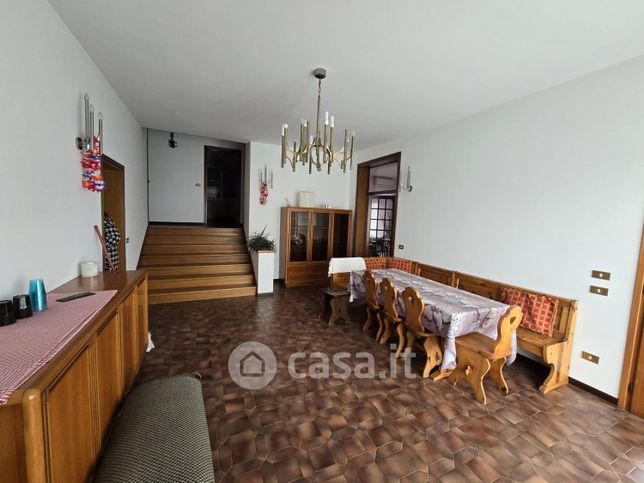 Casa indipendente in residenziale in Via Codalunga