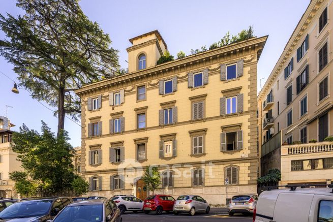 Ufficio in commerciale in Via dei Gracchi 285