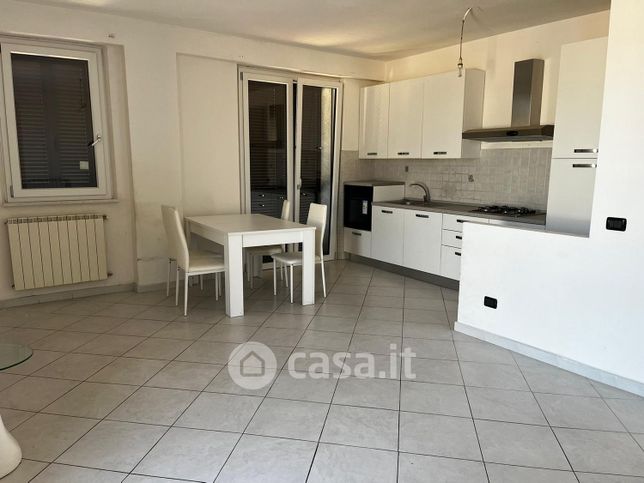 Appartamento in residenziale in Via Cesare Arzelà 14